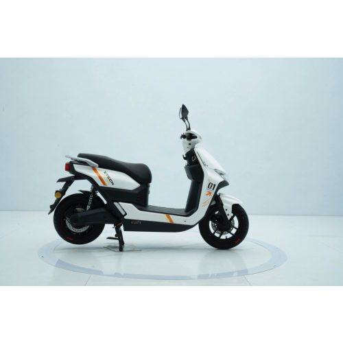 Ztech ZT-38 Yadea T9 electric scooter 2600W graphene battery